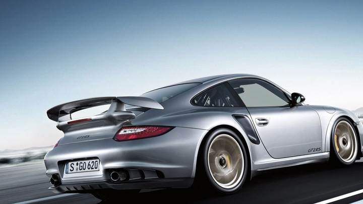 Running Fast 2011 Porsche 911 GT2 RS In Silver